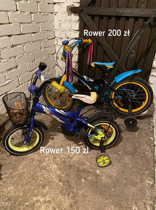 Rzeczy dla dzieci na sprzedaż.