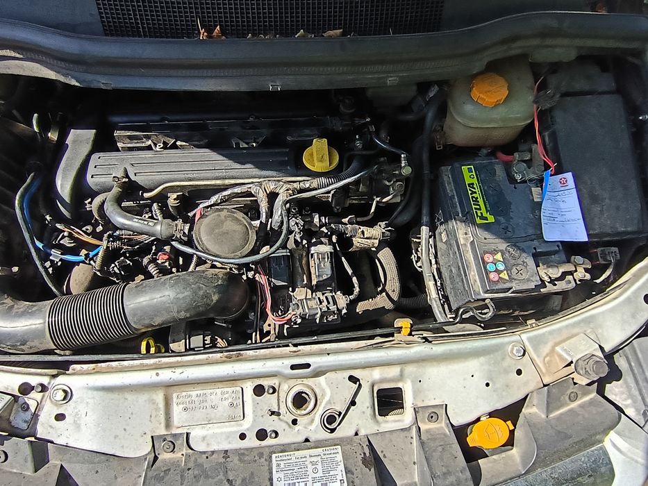 Opel Zafira  b . Uszkodzony
