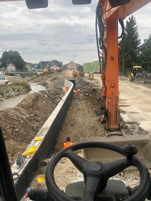 Wynajem koparek| Usługi budowlane | Prace ziemne