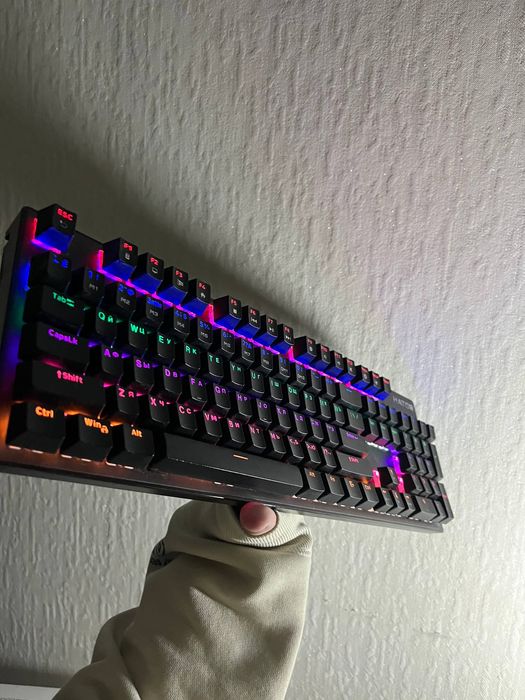 Hator STARFALL Rainbow