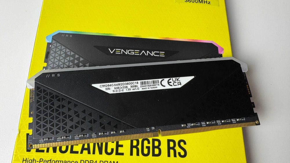Pamięć RAM Corsair 1x32GB Vengeance RGB RS 3600MHz CL18 1.35V DDR4