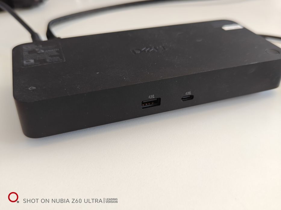 Stacja dokująca Dell Pro Thunderbolt 4 Smart Dock SD25TB4.