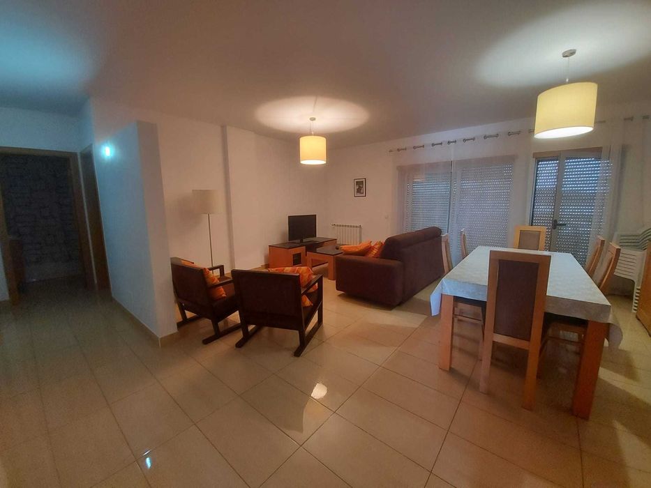 Apartamento T3 para férias com piscina a 5 minutos a pé da praia