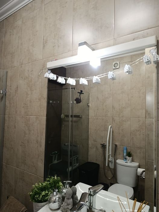 Espelho de casa de banho ótimo estado.