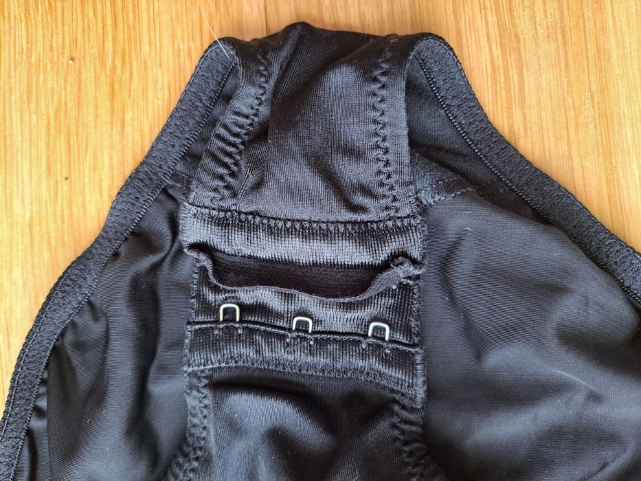 Body czarne Triumph 75B