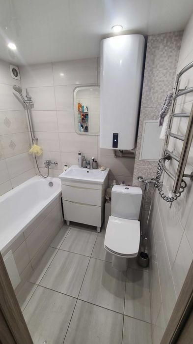 Продам 2-кімнатну квартиру центр