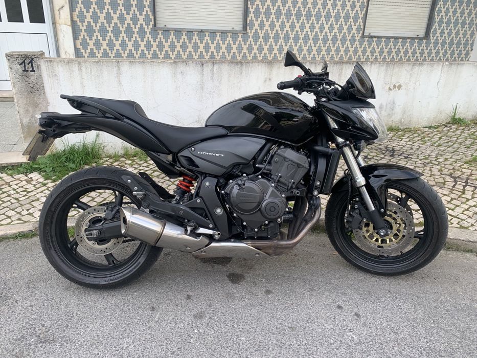 Honda Hornet 2009 — Preta  42.000 km  IMPECÁVEL 4.700€