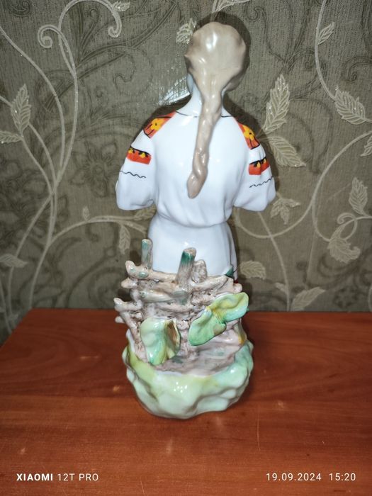 Продам статуэтка гадание на ромашке "КИЕВ"