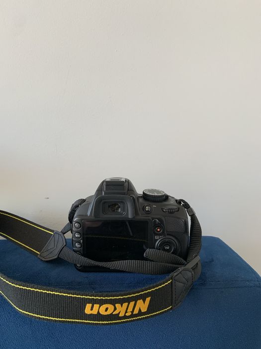 Nikon D3100 em ótimo estado