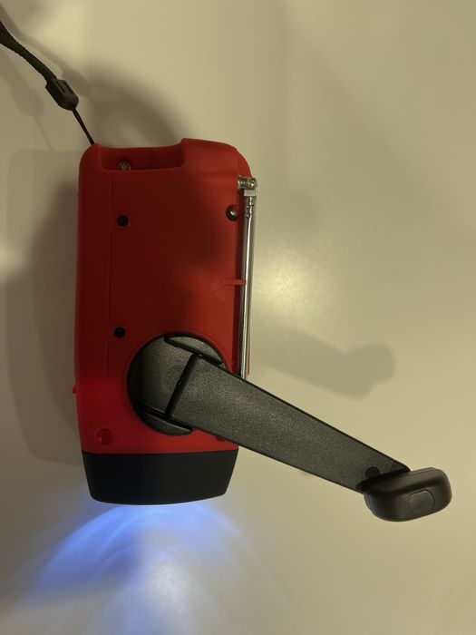 Radio de emergencia com lanterna e powerbank