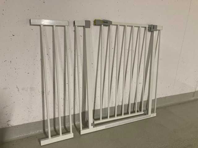 Bramka/barierka rozporowa marki HAUCK 75-80 cm z rozszerzeniem 21 cm