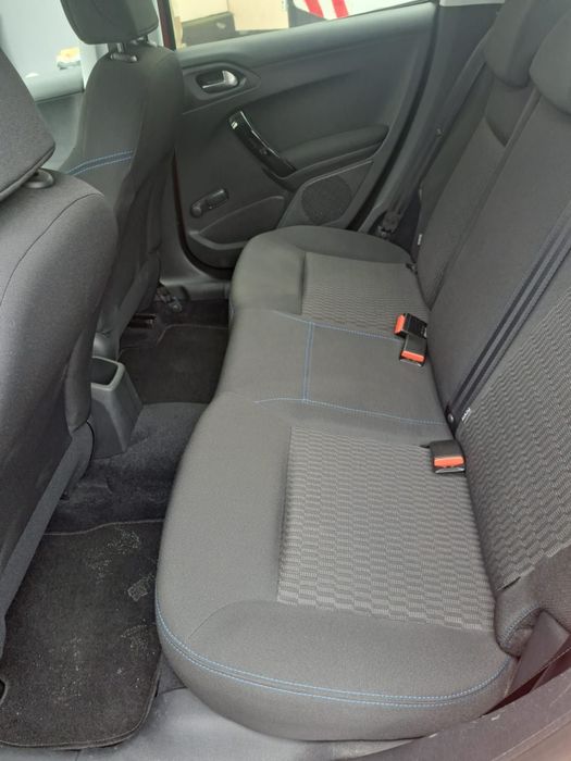Peugeot 208 — fotografia 7