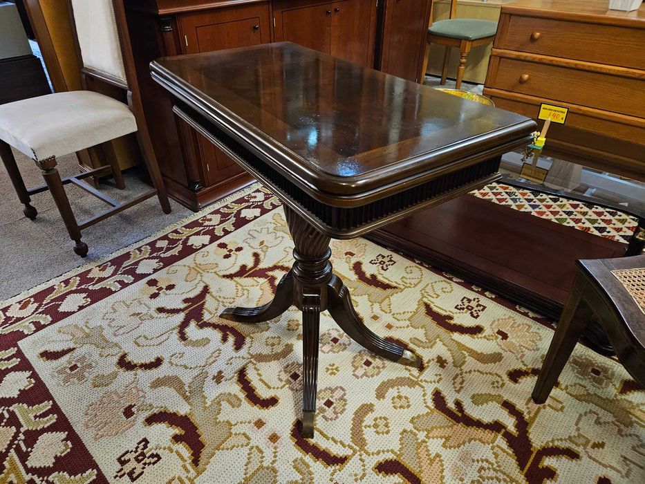 Mesa de jogo / Consola - óptimo estado geral