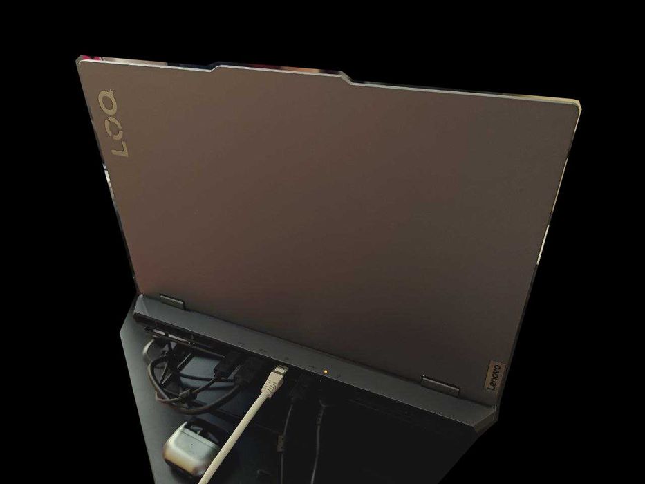 Laptop LOQ 15ARP9