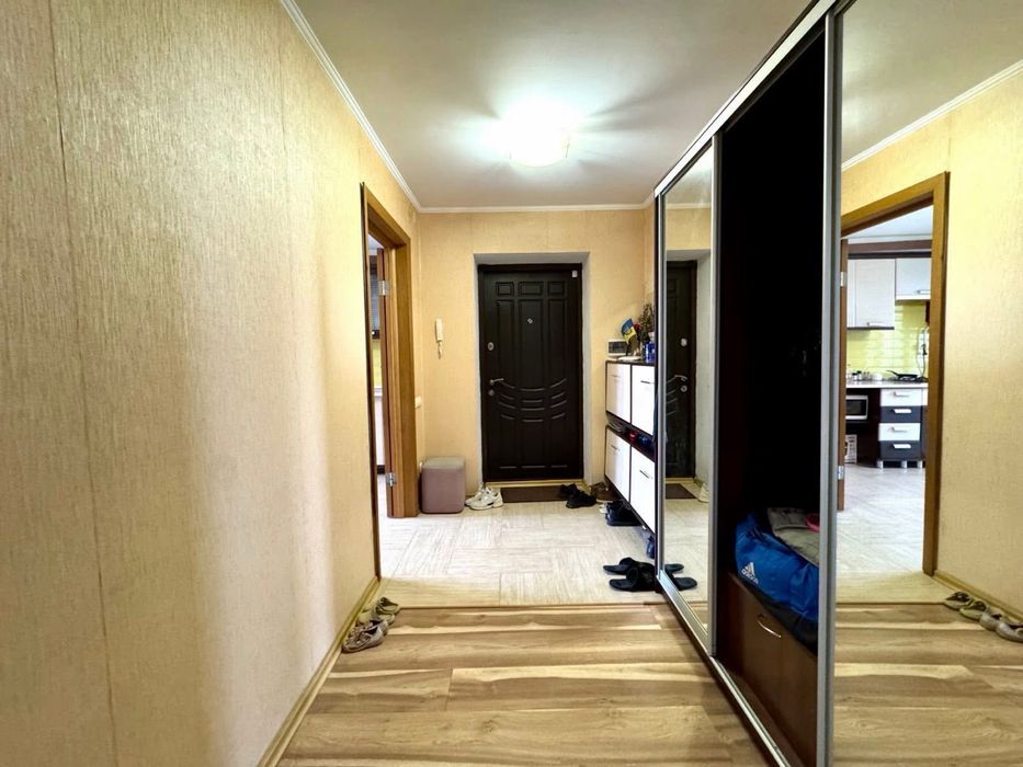 Продаж 2-х кімнатної квартири на вул. Симоненка