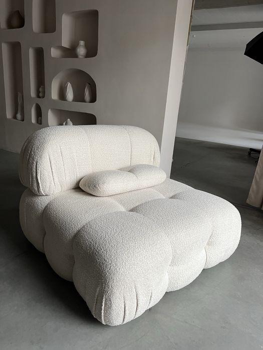 Диван пуф молочний