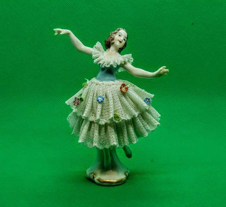 Bailarina porcelana alemã imperfeita década 1920