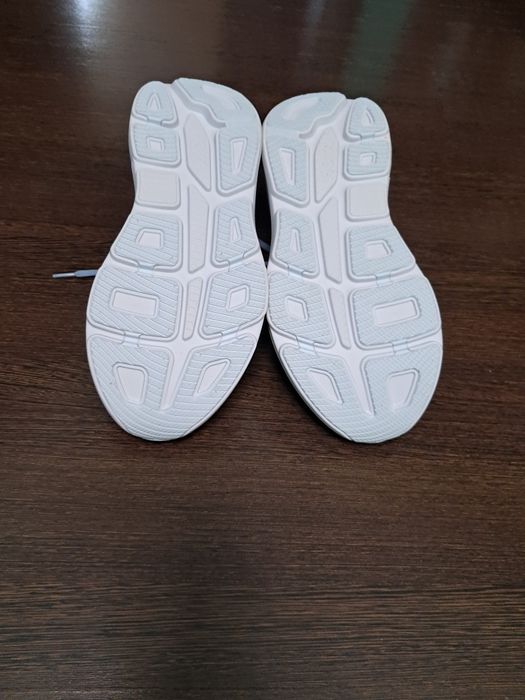 Бігові кросівки HOKA BONDI 9 wide  р 45 2/3 29см