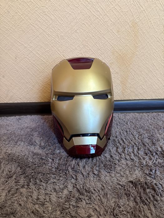 Продам колекційний шолом Iron men