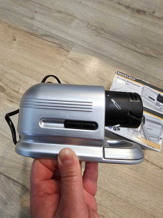 Ostrzałka elektryczna do noży