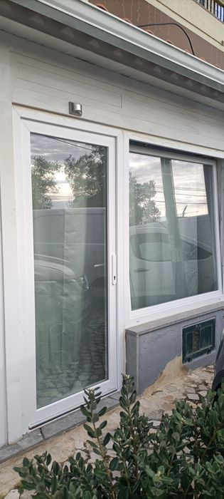 Antiga Loja no Centro de Bicesse renovada para Apartamento T2 + 1