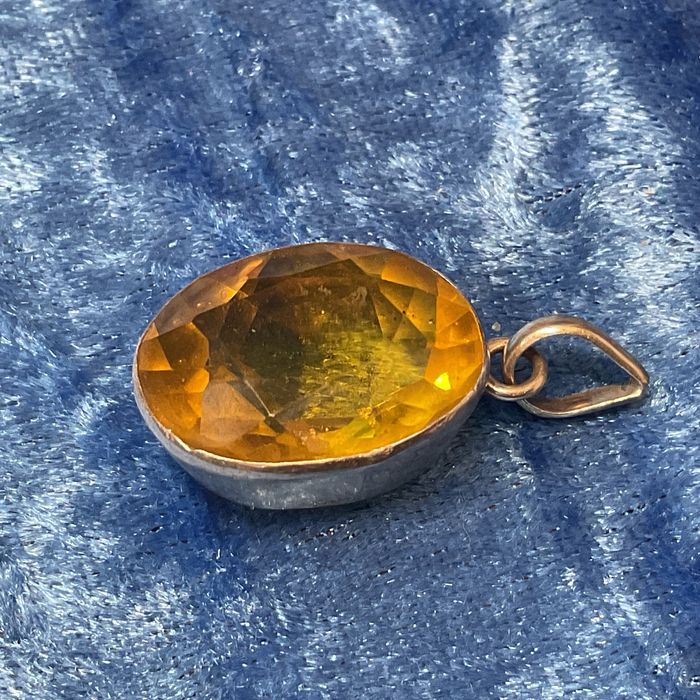 Pendente pedra Âmbar prata vintage 3,5 cm