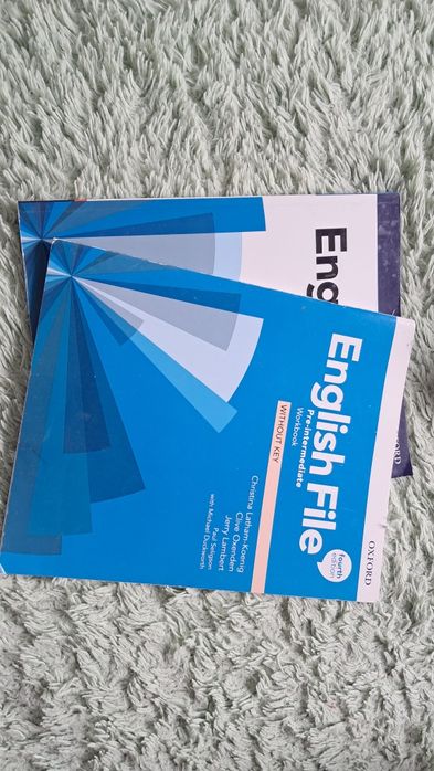Oxford Englisz File student's booked, workbook.