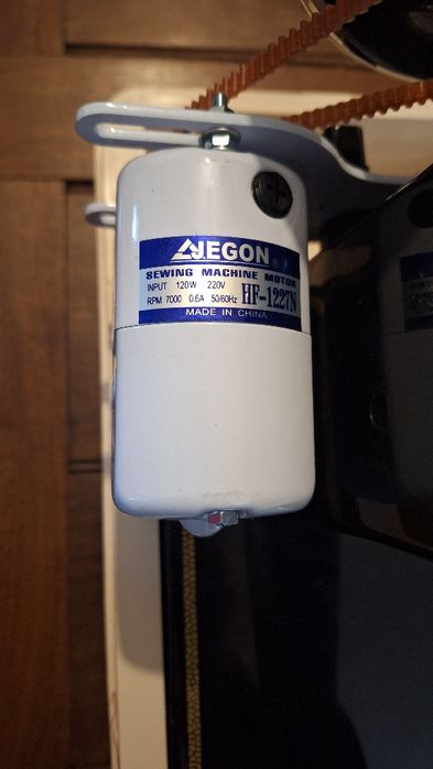 Máquina de costura Oliva 45