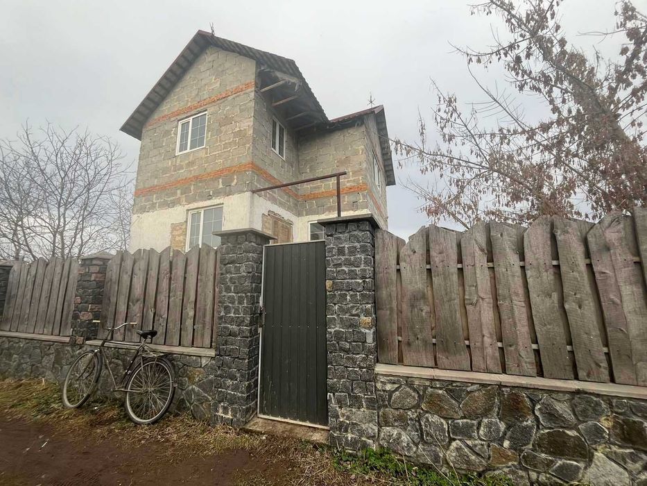 Продаж будинку біля лісу, перша лінія від річки