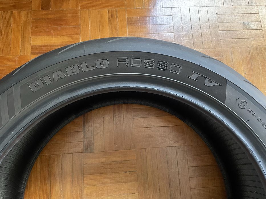 Pneu Pirelli Diablo Rosso IV