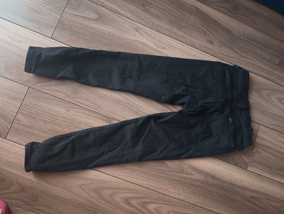 Sprzedam Jeansy Lee