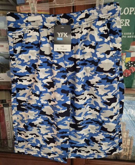 Spodenki chłopiece r. 140 KiK