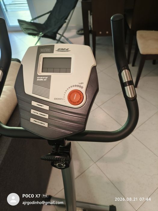 Bicicleta Estática Corsa BH Fitness