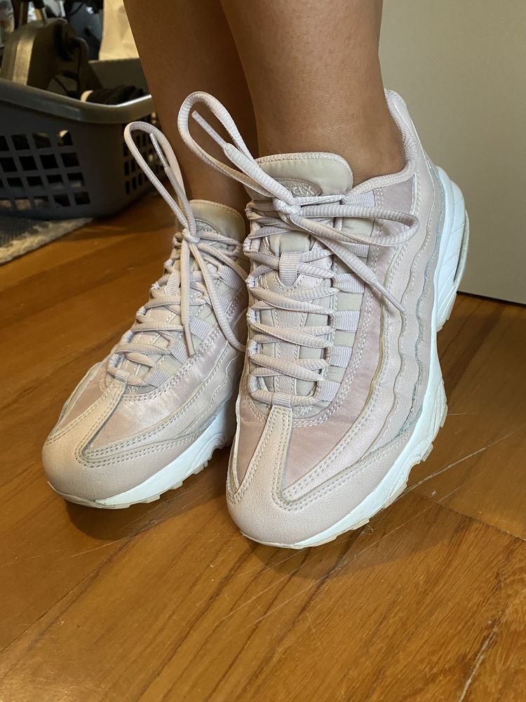 Nike air hotsell rosa claro