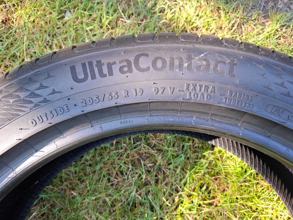 Continental Ultracontact 205 55 R 19 97 V
