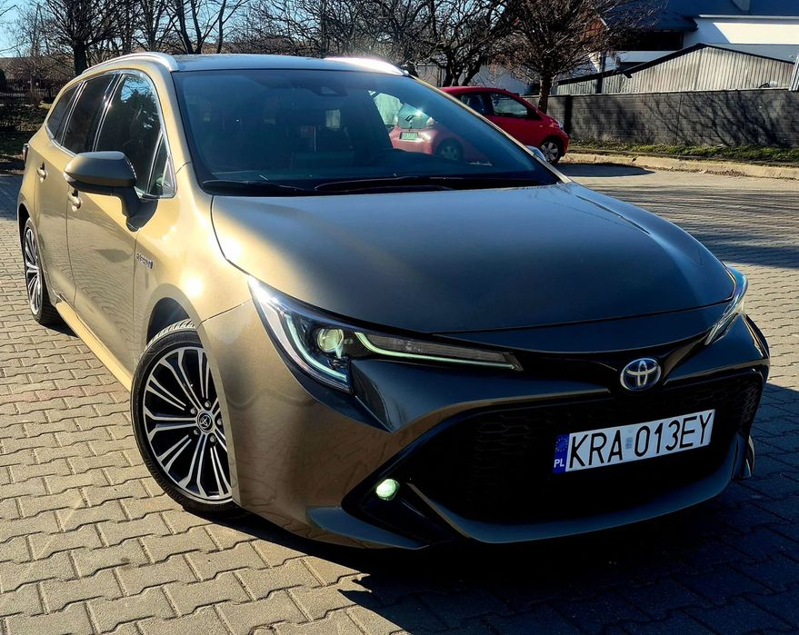 Toyota Corolla 2.0 hybrid 184 serwis Aso PDC Elektryczna klapa
