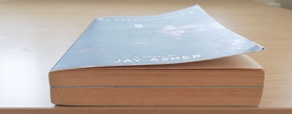 Livro "Thirteen Reasons Why" de Jay Asher