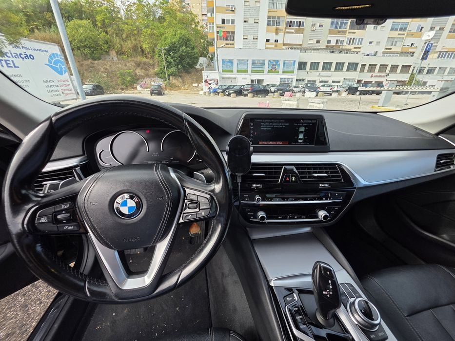 BMW 520D G30 impecável.