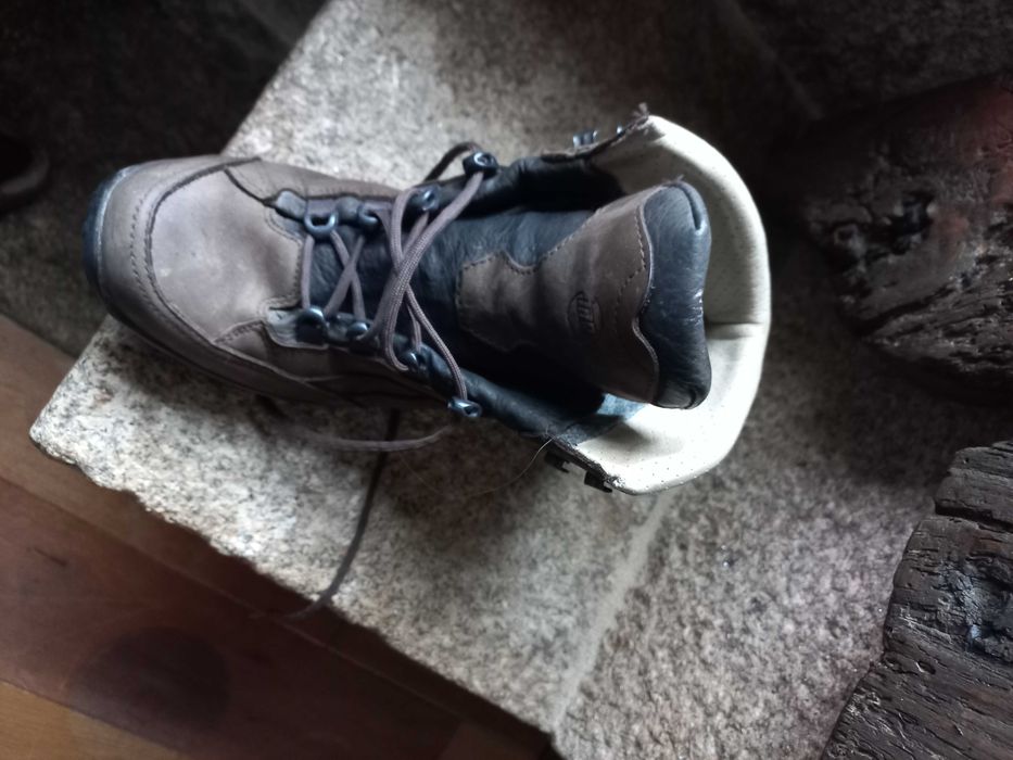 Botas de caminhar 41,5 semi nove