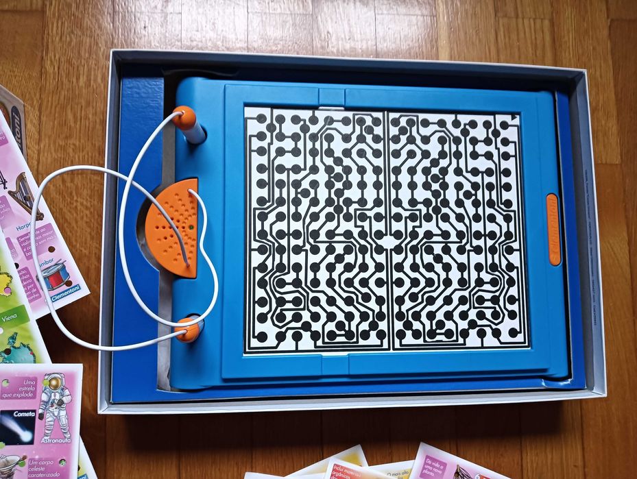 A Minha Primeira Enciclopédia Interativa da Clementoni