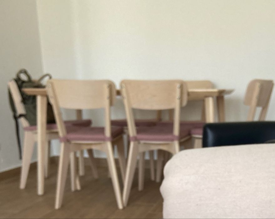 Mesa e 6 cadeiras