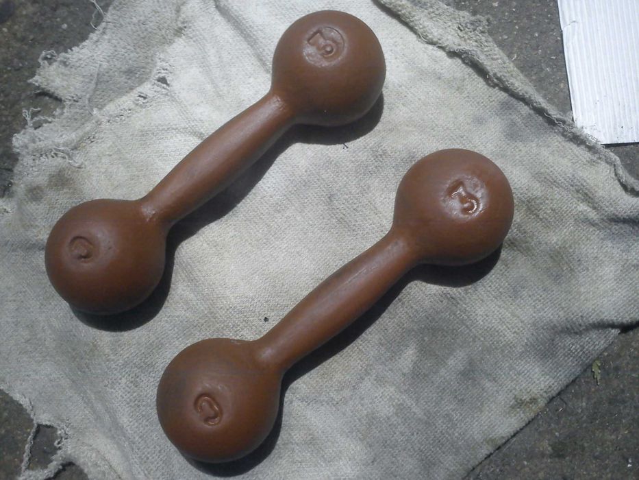 hantle 2x3kg żeliwne jak nowe antyk ławeczka ciężary