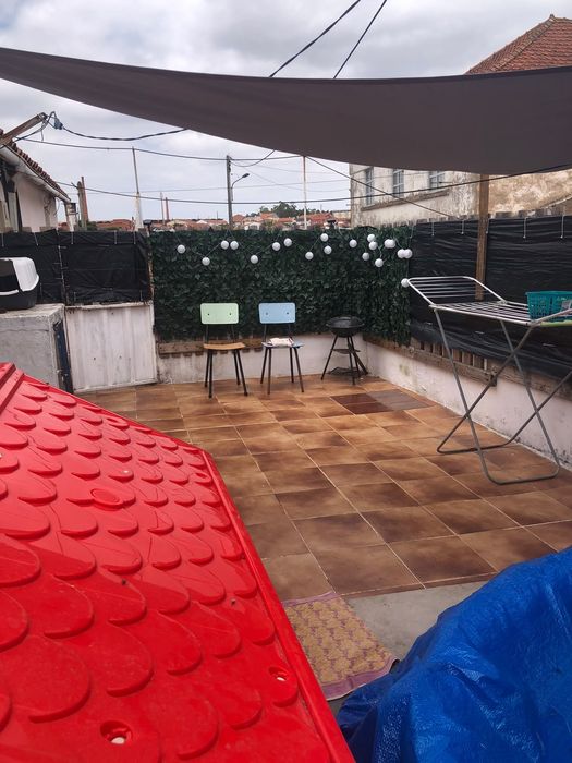 Alugo casa em outeiro da cabeça