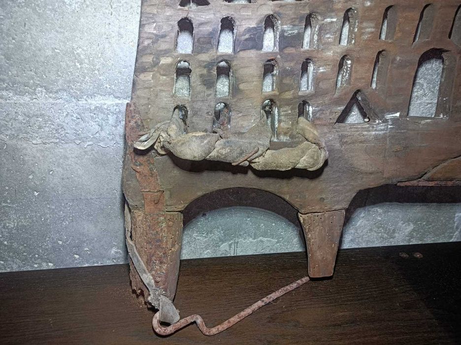 Jugo de bois antigo em madeira entalhada. Peça rústica decorativa