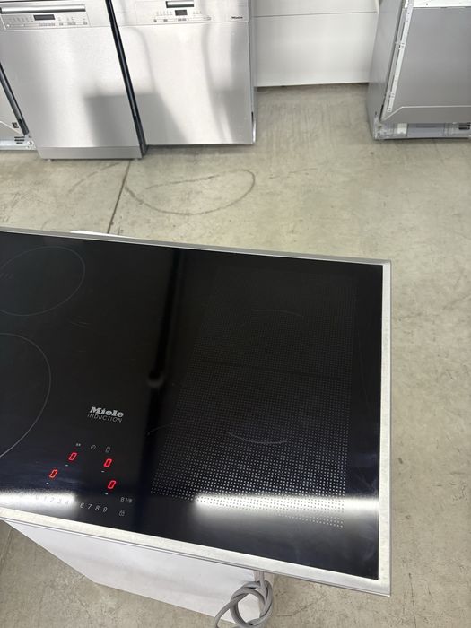 Індукційна варильна поверхня Miele KM 6307 з Німеччини Плита