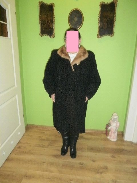 Futro z Karakuł XL wzrost ok.154 cm stan b.dobry z kołnierzem z norek.