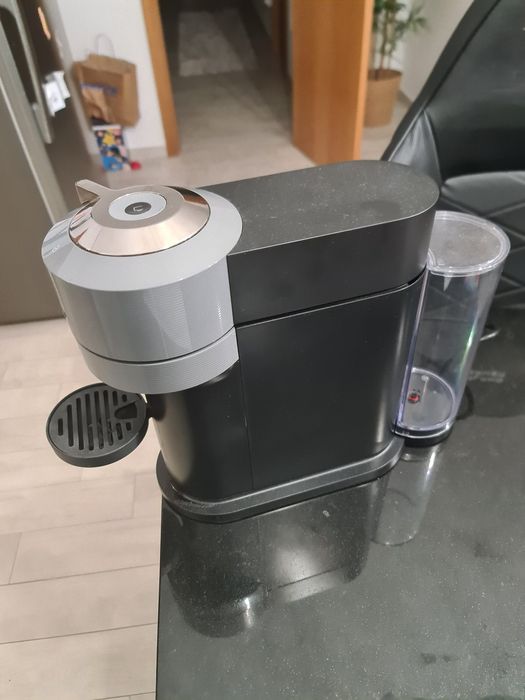 Máquina café Nespresso Vertuo Next