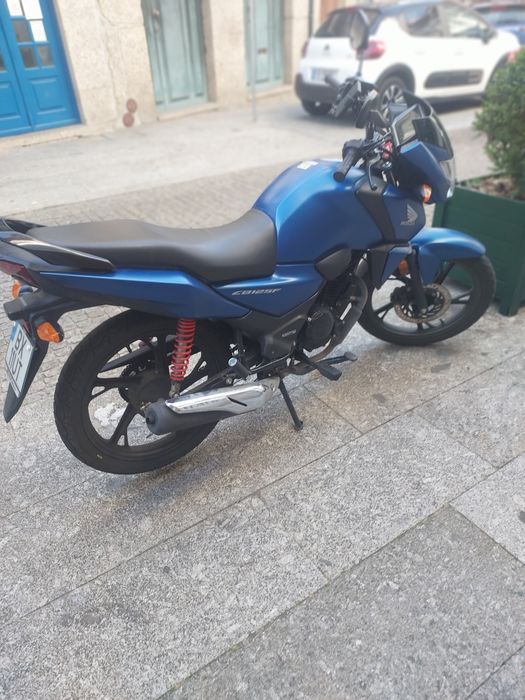 Vendo esta mota muito econômica 70 km com um litro