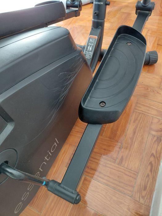 Elíptica Domyos. Pouco uso.