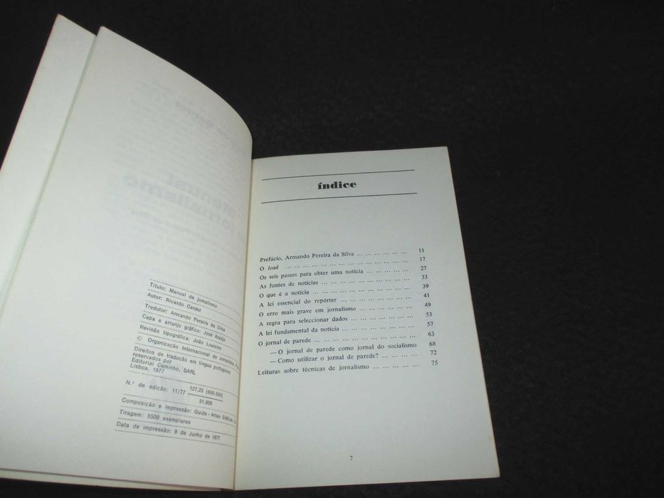 Livro Manual de Jornalismo Ricardo Cardet 1ª edição 1977